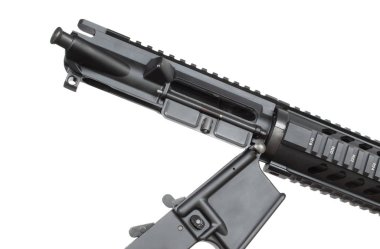 Alıcılar bir Ar-15 'te ayrı olarak döndürüldüler