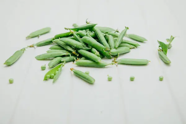 Food Photography Peas Scattered White Board — Stock Photo, Image