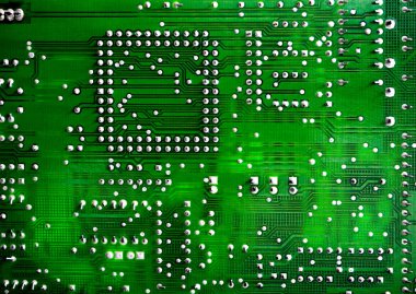 İşlemci ve birçok entegre elektrik bileşeniyle basılı elektronik devre kartının yakın çekimi. Nanoteknoloji donanım sistemi. Modern dijital bilim konsepti. İşlemci kaynak ya da PCB 'de monte edildi.