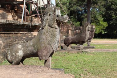 Angkor, Cambod antik karmaşık kalıntıları üzerine heykeller