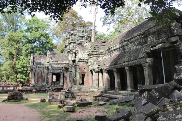 Ruinerna av ett gammalt tempel i Kambodja — Stockfoto