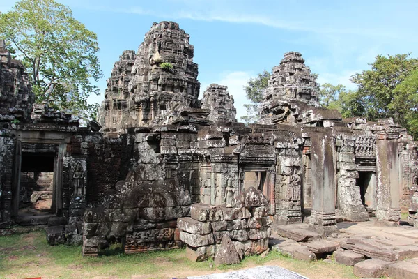 De ruïnes van een oude tempel in Cambodja — Stockfoto