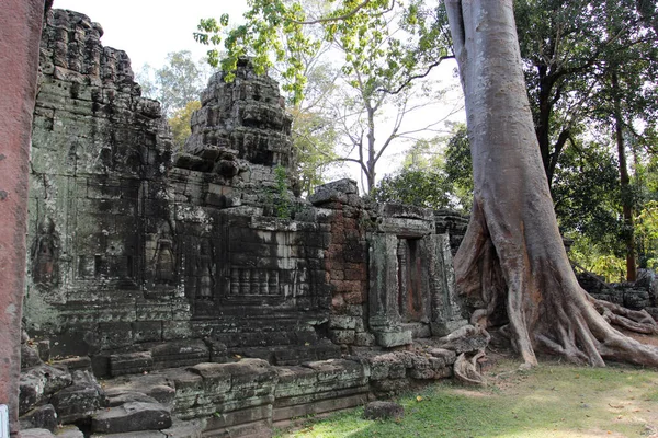 Las ruinas de un antiguo templo en Camboya — Foto de Stock