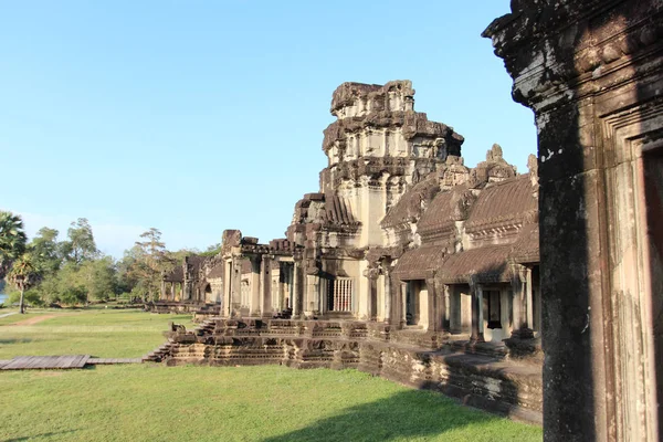 Las ruinas de un antiguo templo en Camboya —  Fotos de Stock