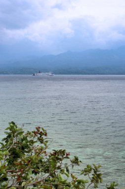 Filipinler adanın arka planda beyaz astar