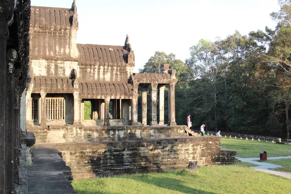 Zonsondergang in de oude stad van Angkor Wat in Cambodja — Stockfoto