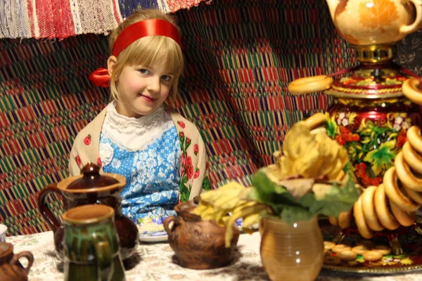 Orosz Szépség Orosz Kultúrával — Stock Fotó