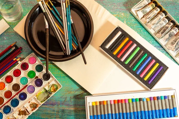 Farby Akrylowe Kreda Kolory Blogi Robocze Rysowanie Dni Domu Sam — Zdjęcie stockowe