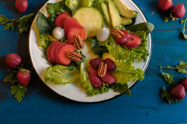 Salada Verde Com Tomate Doce Cores Brilhantes Para Pessoas Aptas — Fotografia de Stock