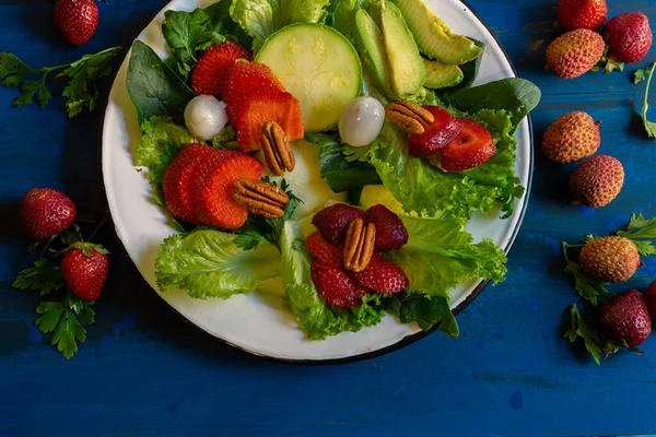 Tatlı Domatesli Yeşil Salata Sağlıklı Insanlar Için Parlak Renkler Besleyici — Stok fotoğraf