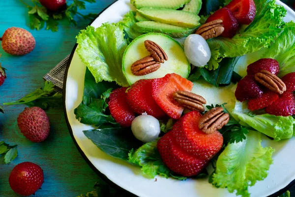 Tatlı Domatesli Yeşil Salata Sağlıklı Insanlar Için Parlak Renkler Besleyici — Stok fotoğraf