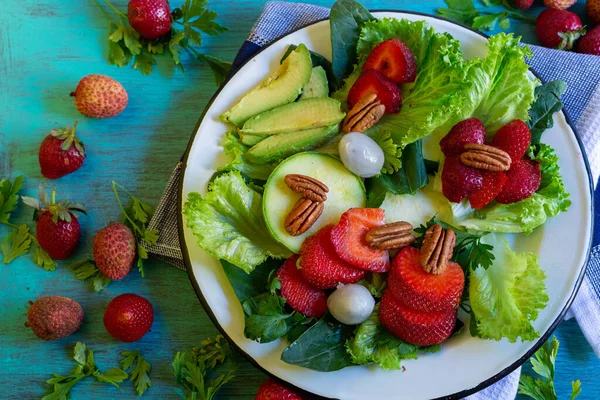 Salada Verde Com Tomate Doce Cores Brilhantes Para Pessoas Aptas — Fotografia de Stock