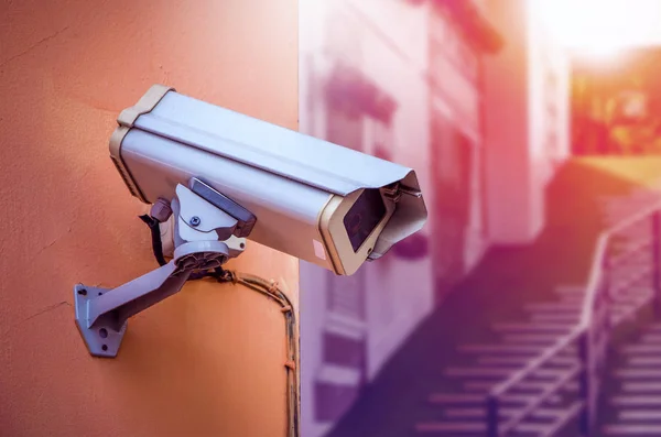 Kapalı devre TV kamera duvardaki 