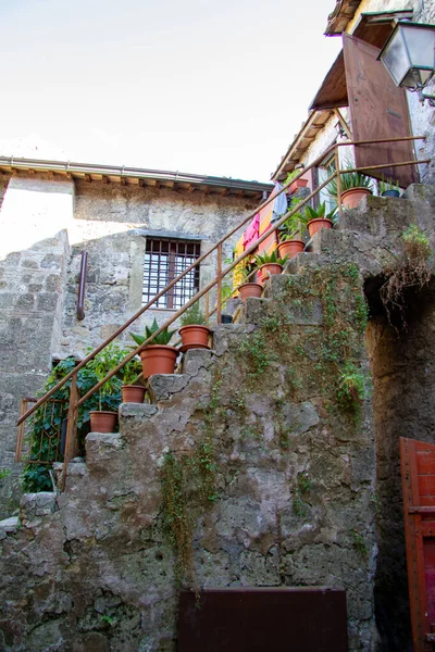 Cidade Calcata Vechhia Itália Tomada Dia Ensolarado — Fotografia de Stock