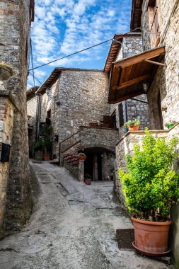 PORTARIA, ACQUASPARTA, UMBRIA 05 09 2020: Ülke İçleri Sokaklar
