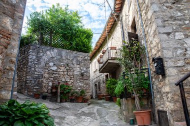 PORTARIA, ACQUASPARTA, UMBRIA 05 09 2020: Ülke İçleri Sokaklar