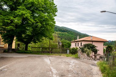 Giuncano Scalo, İtalya 05: 11 2020 Giuncano Skalası 'nda çok az sayıda insanın yaşadığı küçük bir ülke.