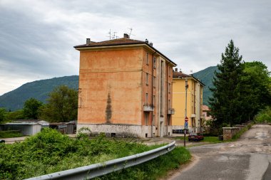 Giuncano Scalo, İtalya 05: 11 2020 Giuncano Skalası 'nda çok az sayıda insanın yaşadığı küçük bir ülke.