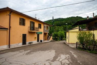 Giuncano Scalo, İtalya 05: 11 2020 Giuncano Skalası 'nda çok az sayıda insanın yaşadığı küçük bir ülke.