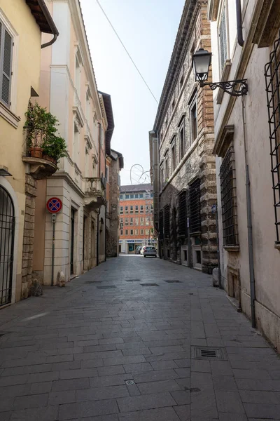 Vía callejón histórico garibaldi de las ciudades de terni — Foto de Stock