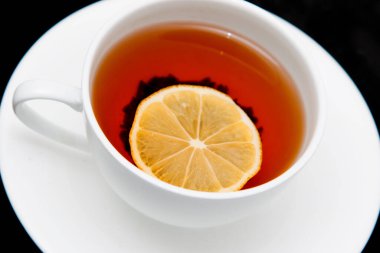 Limonlu siyah çay.