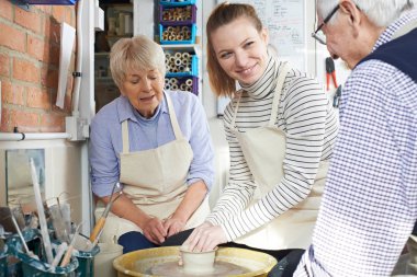 Son sınıflar Yarıyıl tatiline çanak çömlek sınıf öğretmeni