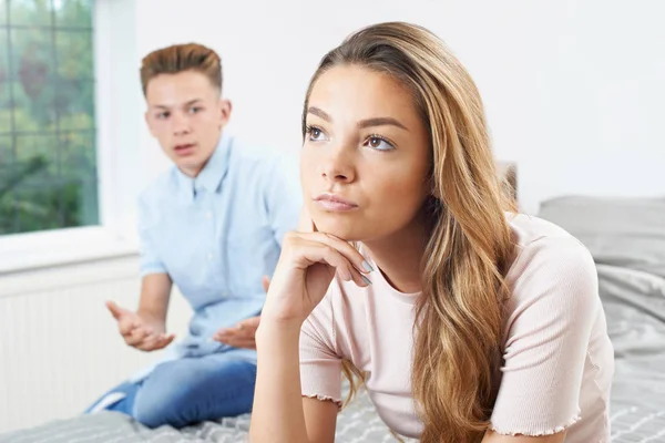 Teenage Couple Having Relationship Difficulties — Stock Photo, Image