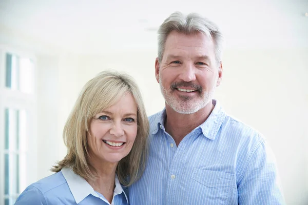 Portrait Of Loving Mature Couple At Home — Stock Photo, Image