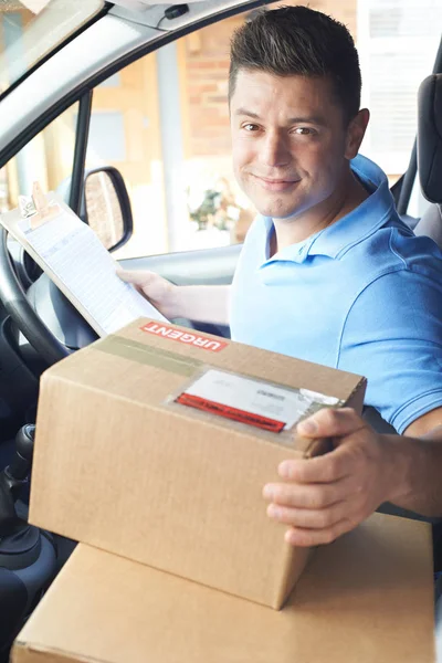 Courier In Van Delivering Package To House — Stock Photo, Image