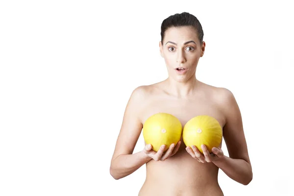 Imagem conceitual para ilustrar a cirurgia de alargamento da mama — Fotografia de Stock