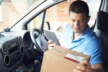 Paket evine teslim dijital Tablet ile Van'da kurye