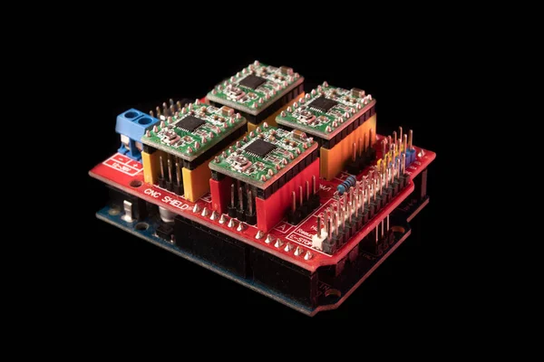 Escudo Cnc Tablero Arduino Uno Sobre Fondo Negro Cerca Microcontrolador —  Fotos de Stock