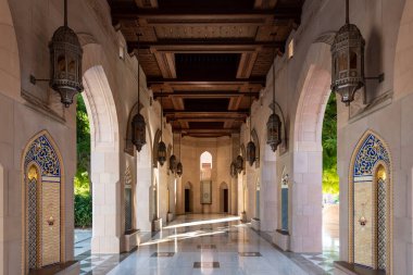 Sultan Qaboos 'un Başyapıtı Büyük Muscat Muscat, Umman mihrablar sergisi ile