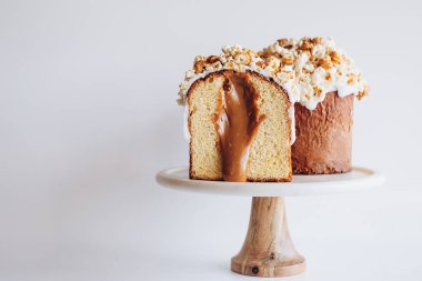 Üstü malzemeli modern paskalya turtaları, rustik tarzda şenlikli kompozisyon, Rus ortodoks geleneği, Mutlu Paskalyalar kartı.. 