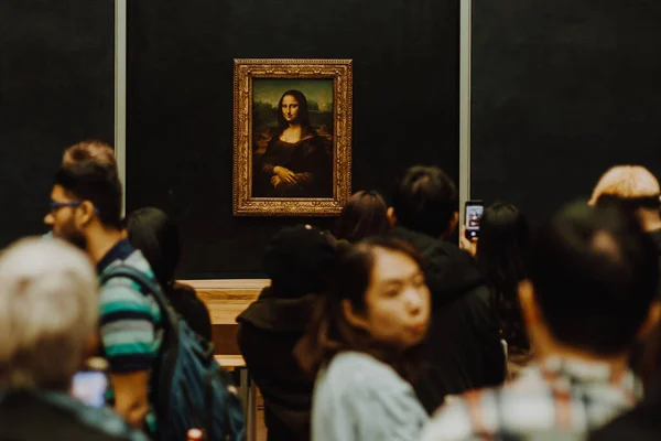 2020 Paris Nsanlar Louvre Müzesi Nde Mona Lisa Tablosunu Görmek — Stok fotoğraf