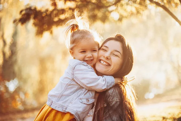 2019 Vinnitsa Ukraine Young Happy Smiling Mom Her Little Daughter — Stock Photo, Image