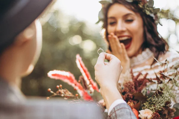 2019 Tiflis Georgien Erstaunlich Lächelndes Hochzeitspaar Hübsche Braut Und Stilvoller — Stockfoto
