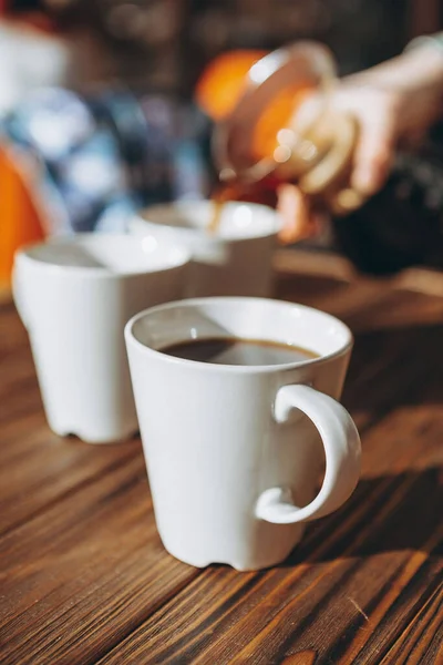 Café Feito Alternativamente Usando Filtro Papel Kemex Derramado Frasco Uma — Fotografia de Stock