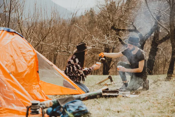 Stylish Young Couple Travelers Family Walk Mountains Laid Out Tent — Stock Photo, Image
