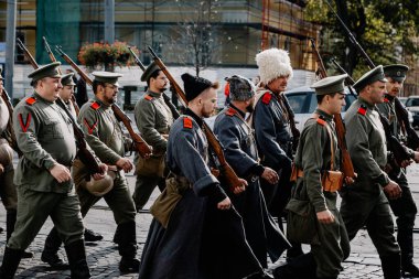 13.10.2019 Vinnitsa, Ukrayna: Almanya, Ukrayna ve Rusya 'dan askeri kulüplerin yer aldığı İkinci Dünya Savaşı askeri muharebelerinin yeniden inşasına sahne