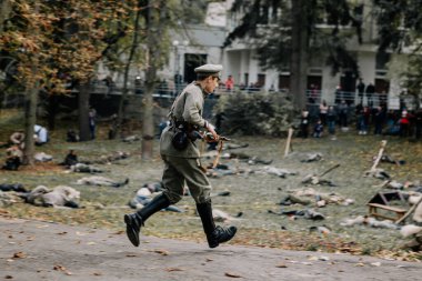 13.10.2019 Vinnitsa, Ukrayna: Almanya, Ukrayna ve Rusya 'dan askeri kulüplerin yer aldığı İkinci Dünya Savaşı askeri muharebelerinin yeniden inşasına sahne