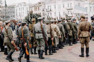 13.10.2019 Vinnitsa, Ukrayna: Almanya, Ukrayna ve Rusya 'dan askeri kulüplerin yer aldığı İkinci Dünya Savaşı askeri muharebelerinin yeniden inşasına sahne