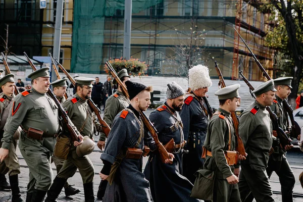 2019ウクライナのヴィンニツァ ドイツ ウクライナ ロシアからの軍事クラブを含む第二次世界大戦の軍事戦闘の再建のシーン — ストック写真