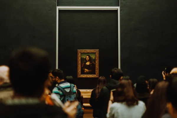 2020 Paris France Famous Painting Leonardo Davinchi Exhibited Louvre Which — стоковое фото