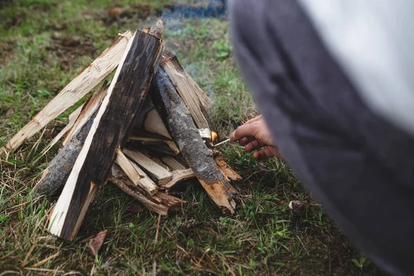 Sfondo Con Elementi Articoli Picnic Viaggiatore Padella Lampada Gas Ascia — Foto Stock