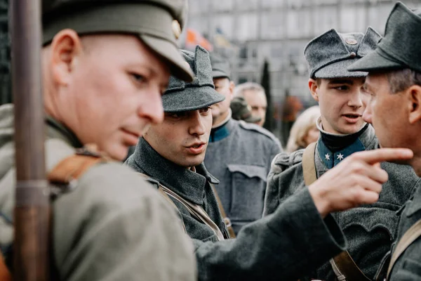 13.10.2019 Vinnitsa, Ukrayna: Almanya, Ukrayna ve Rusya 'dan askeri kulüplerin yer aldığı İkinci Dünya Savaşı askeri muharebelerinin yeniden inşasına sahne