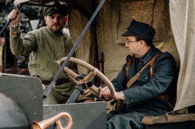 13.10.2019 Vinnitsa, Ukrayna: Almanya, Ukrayna ve Rusya 'dan askeri kulüplerin yer aldığı İkinci Dünya Savaşı askeri muharebelerinin yeniden inşasına sahne