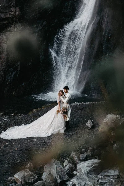 Zajhatás Szelektív Fókusz Esküvői Pár Modell Fotózás Vonzó Menyasszony Egy — Stock Fotó