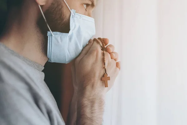 Porträtt Ung Man Med Medicinsk Mask Och Karantän Hemma Eller — Stockfoto