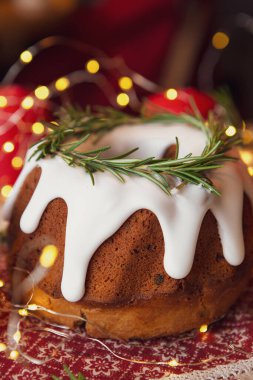 Süslü Noel pastası: Geleneksel Avrupa Noel pastası, mis kokulu ev yapımı çalgılar
